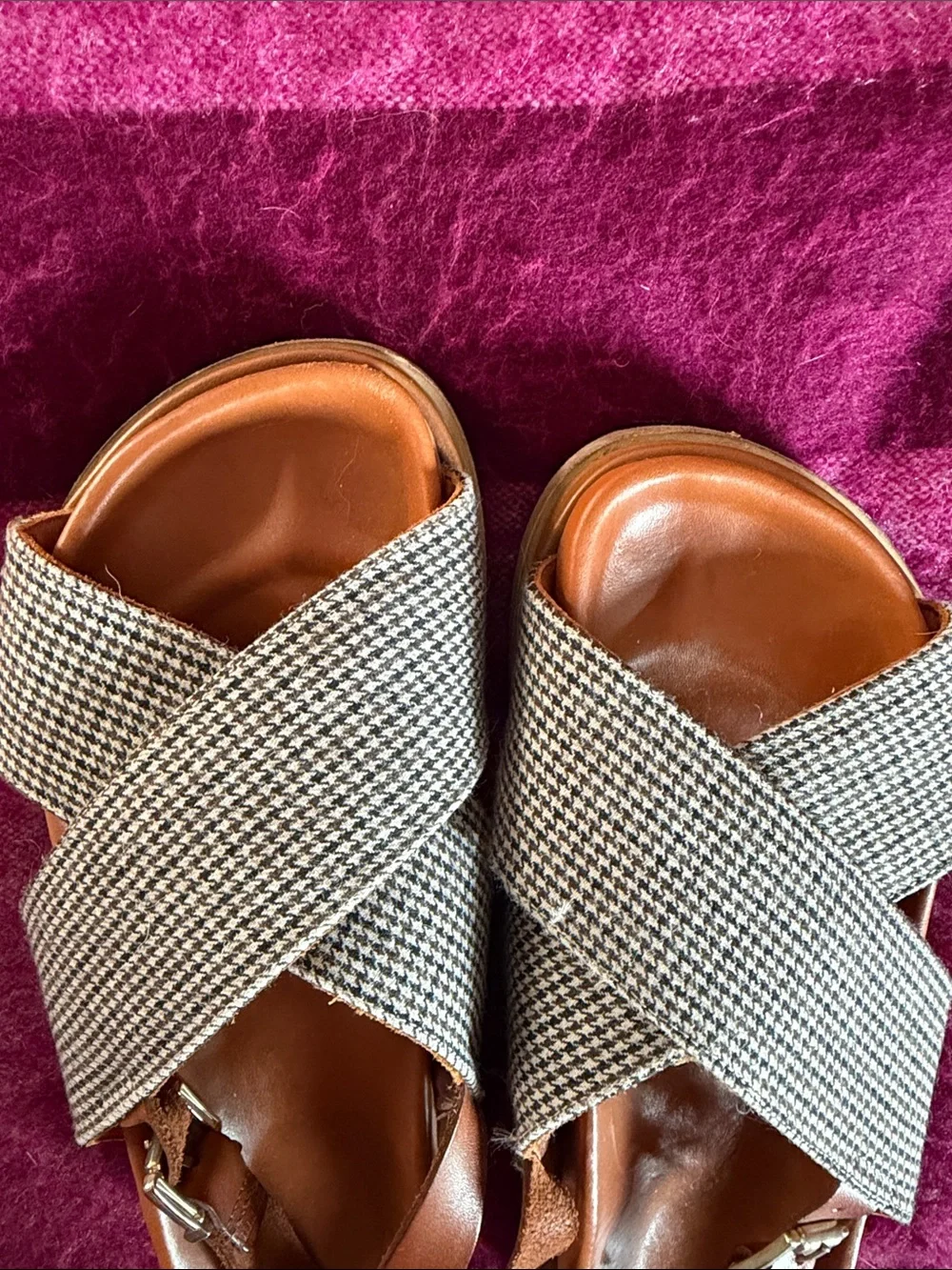 ALOHAS Tan Footbed Houndstooth Cross-Band Sandals